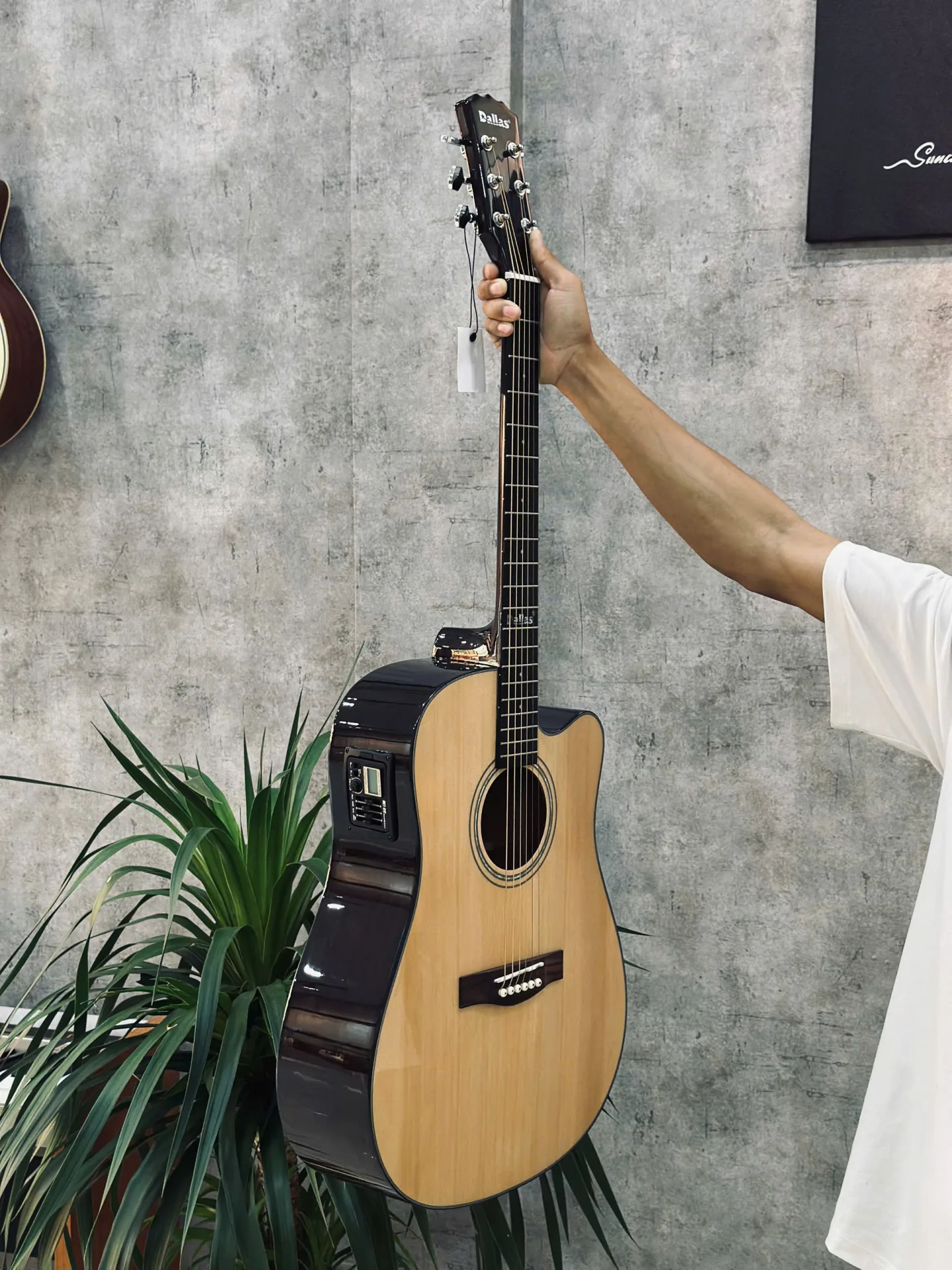 Checklist kiểm tra đàn guitar cũ trước khi mua